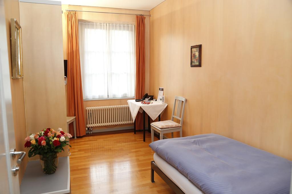 Gasthof Gyrenbad Turbenthal Zimmer foto